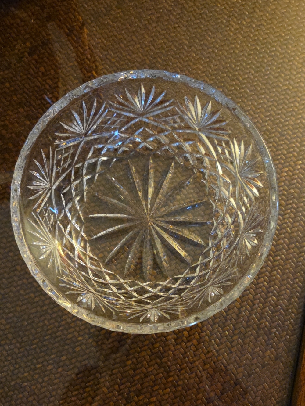 Clear Cut Glass Serving Bowl - Elegant Crystal-Style Design